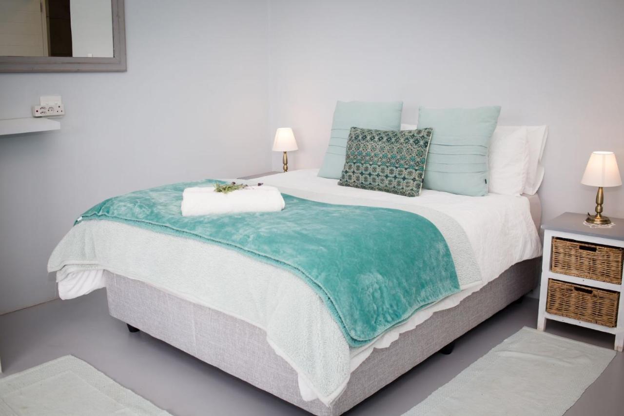 Three Feathers Cottages Langebaan Extérieur photo