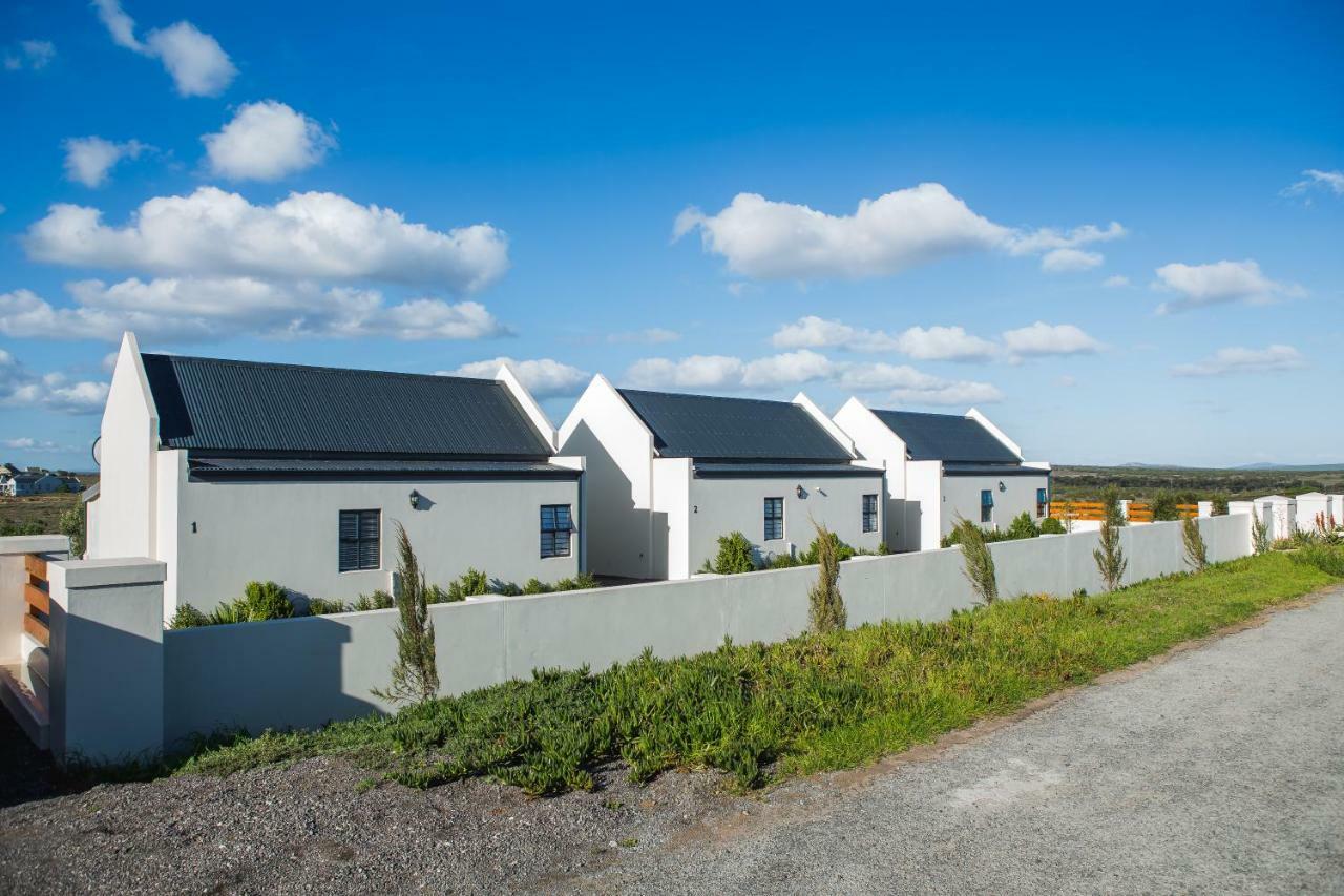 Three Feathers Cottages Langebaan Extérieur photo