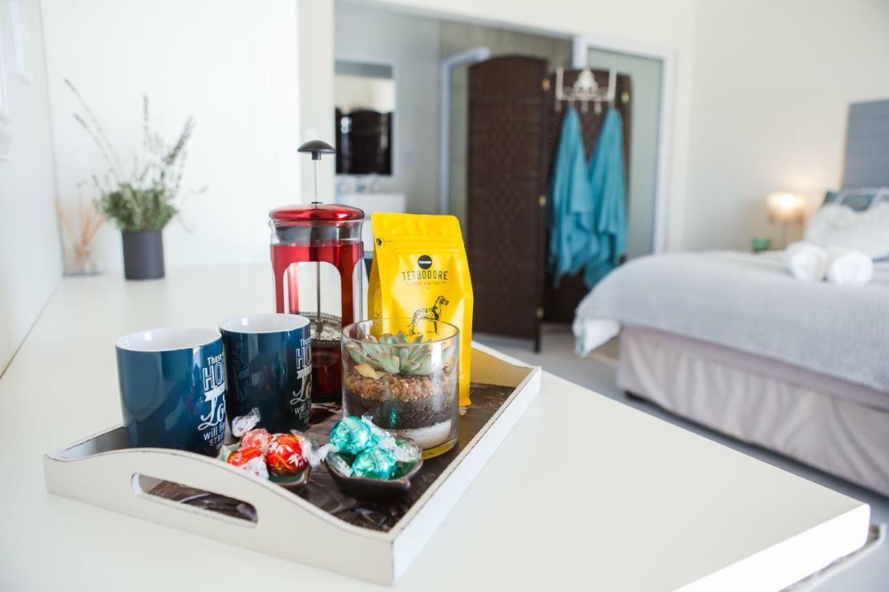 Three Feathers Cottages Langebaan Extérieur photo