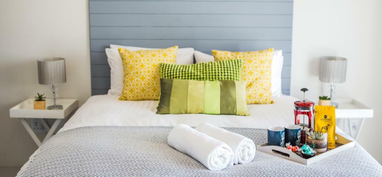 Three Feathers Cottages Langebaan Extérieur photo