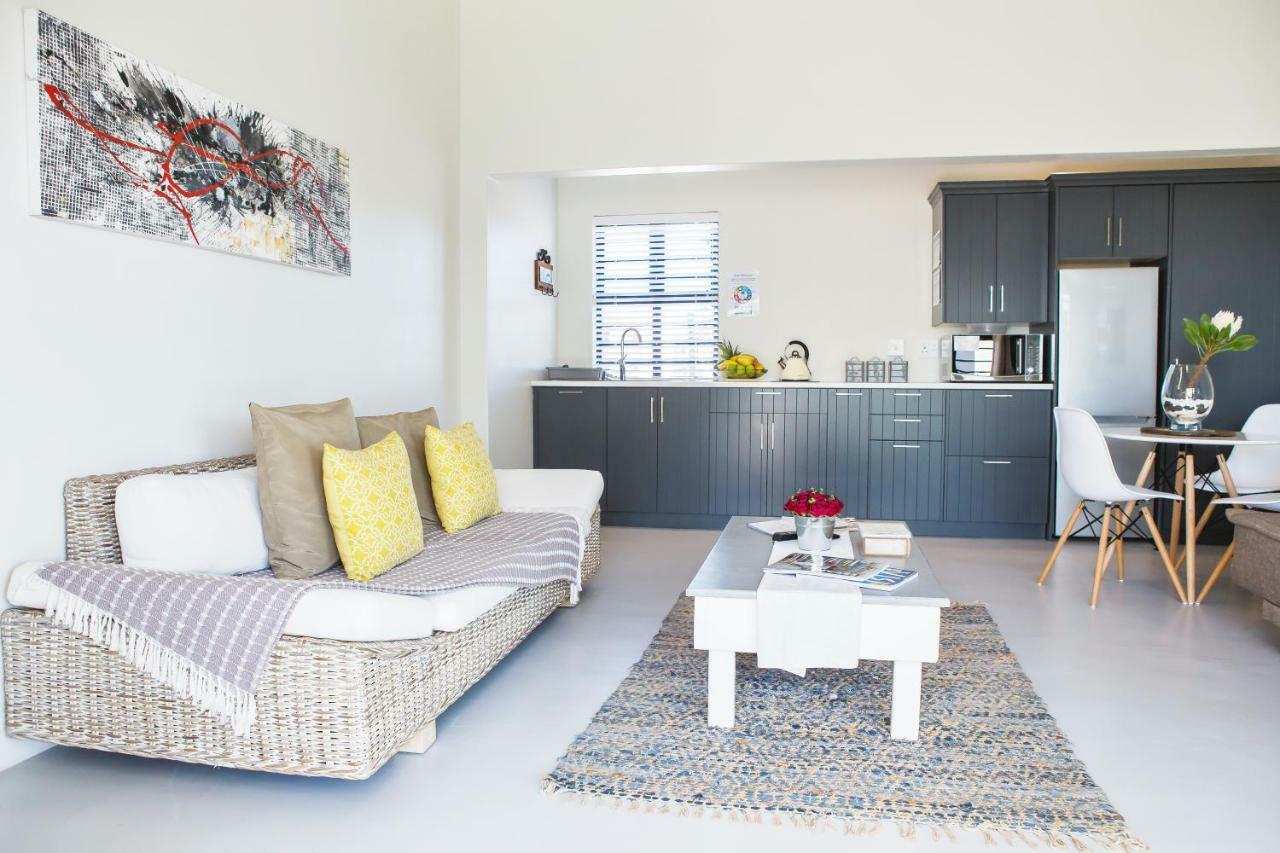 Three Feathers Cottages Langebaan Extérieur photo